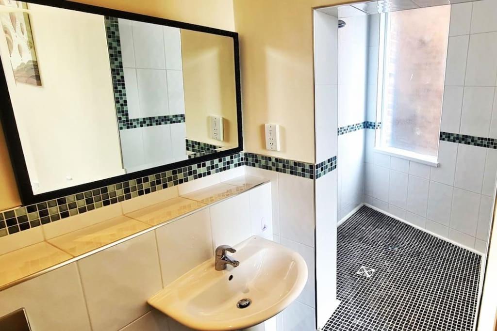 Luxury 2 Bed 2 Bath Suite بريستون المظهر الخارجي الصورة